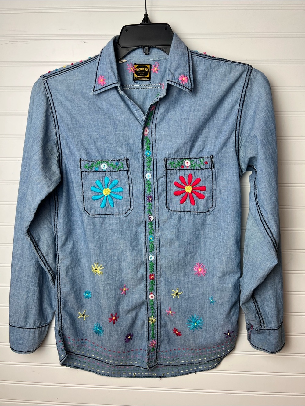 Vintage Washington Dee-Ce Women’s Floral Embroidered Button-Up Shirt Size M